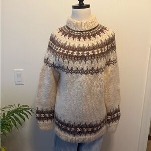 Vintage wool Fairisle Cream and Brown Patterned Sweater in great shape